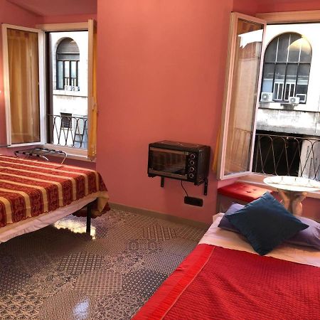 S.P.T. Bed & Breakfast Roma Esterno foto