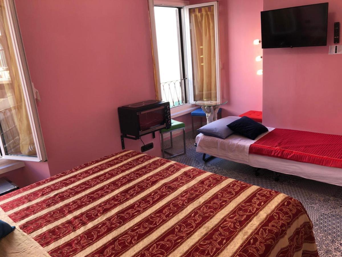 S.P.T. Bed & Breakfast Roma Esterno foto