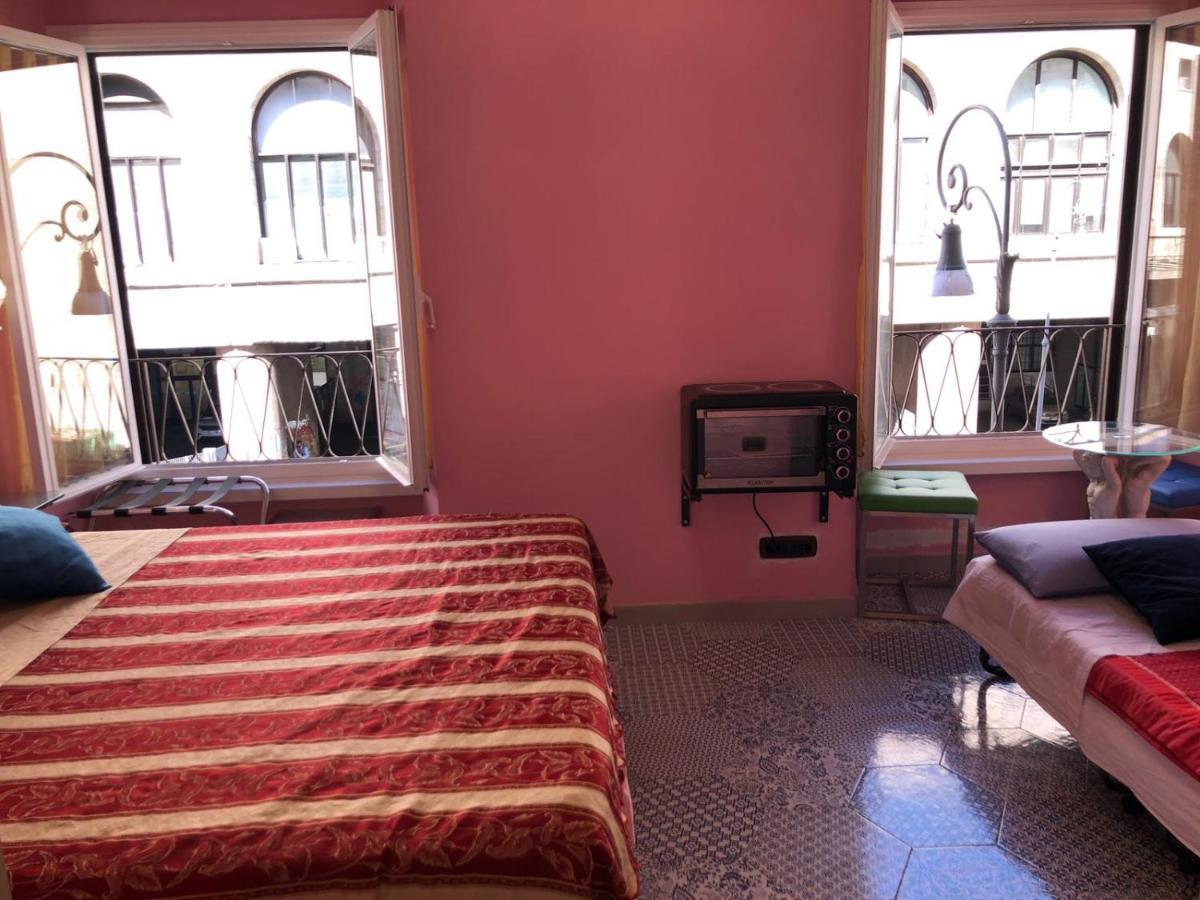 S.P.T. Bed & Breakfast Roma Esterno foto